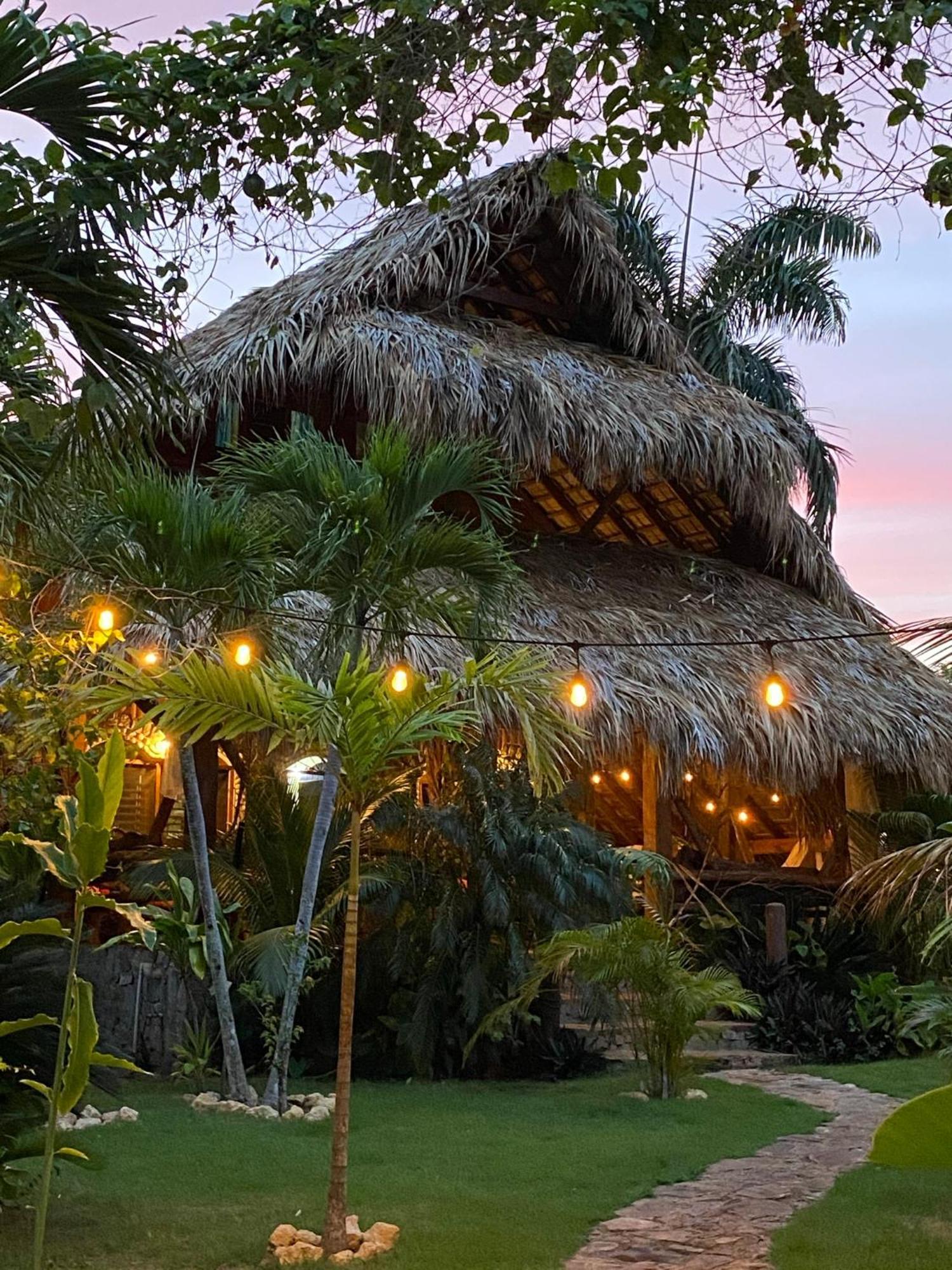 לאס גלראס Chalet Tropical Hotel & Restaurant-Pizzeria מראה חיצוני תמונה